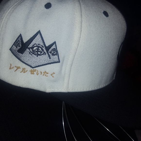 Hat - Picture 3 of 5